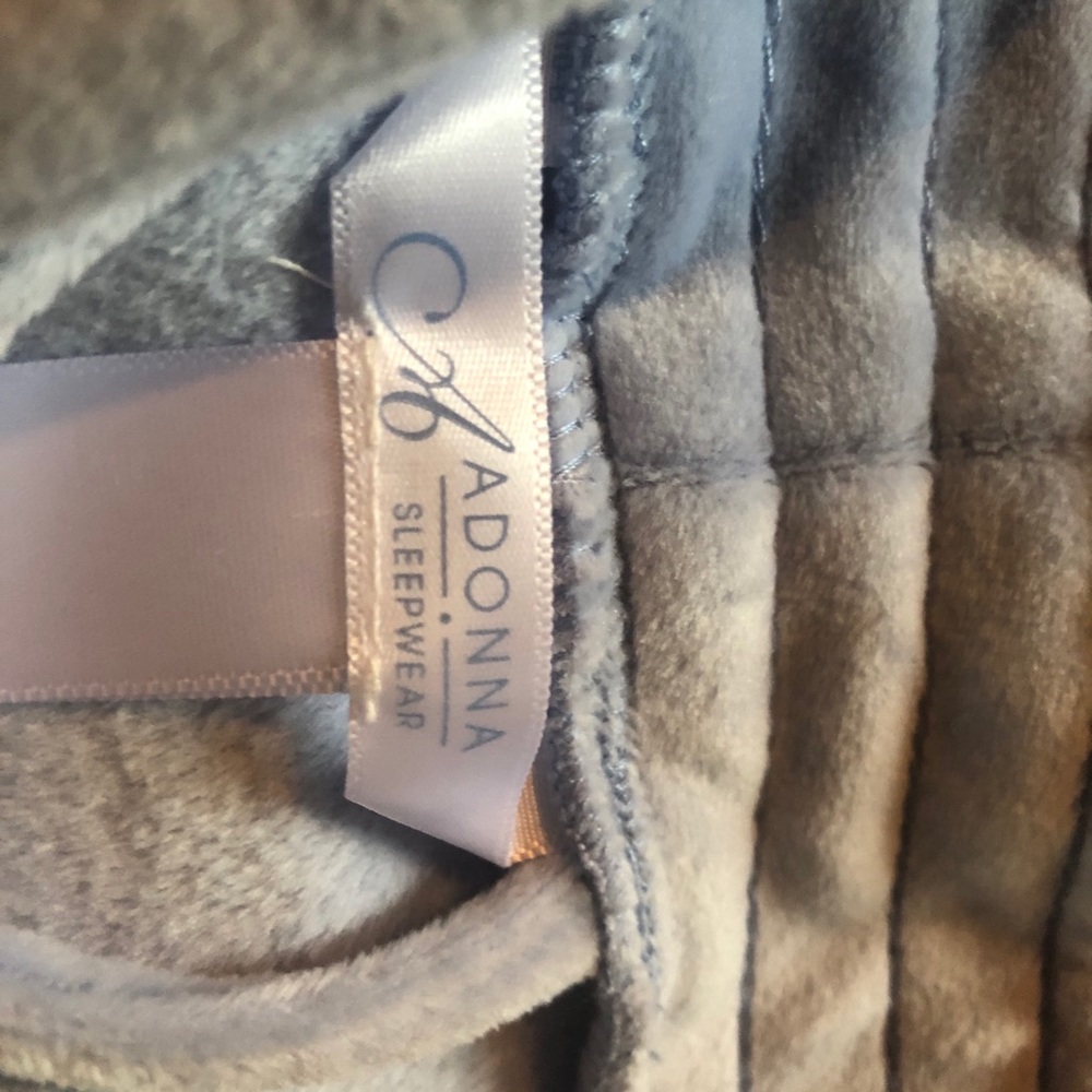 NWT Adonna Zip up Robe